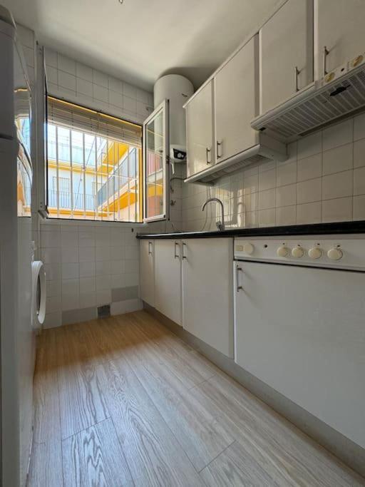 Apartamento En San Bernardo, El Barrio Torero Севиля Екстериор снимка